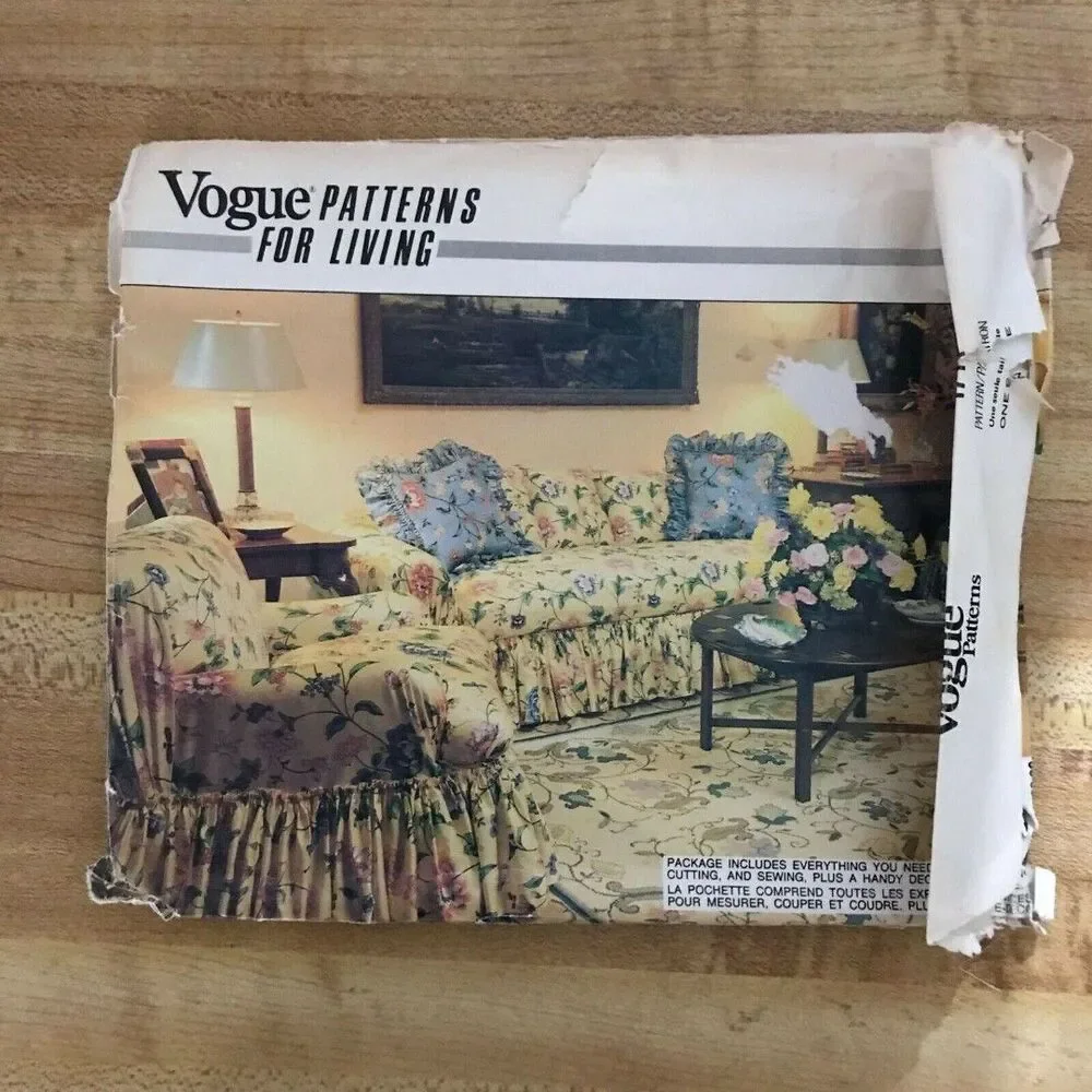 #1711 VOGUE HOME DECOR  SOFA CHAIR COVERS SEWING PATTERN  CUT COMPLETE DAMAGE SL